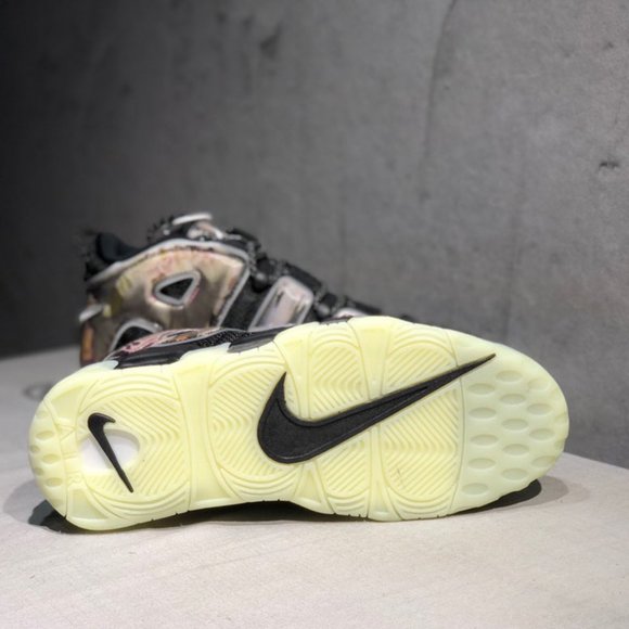 Nike Air more uptempo barley green